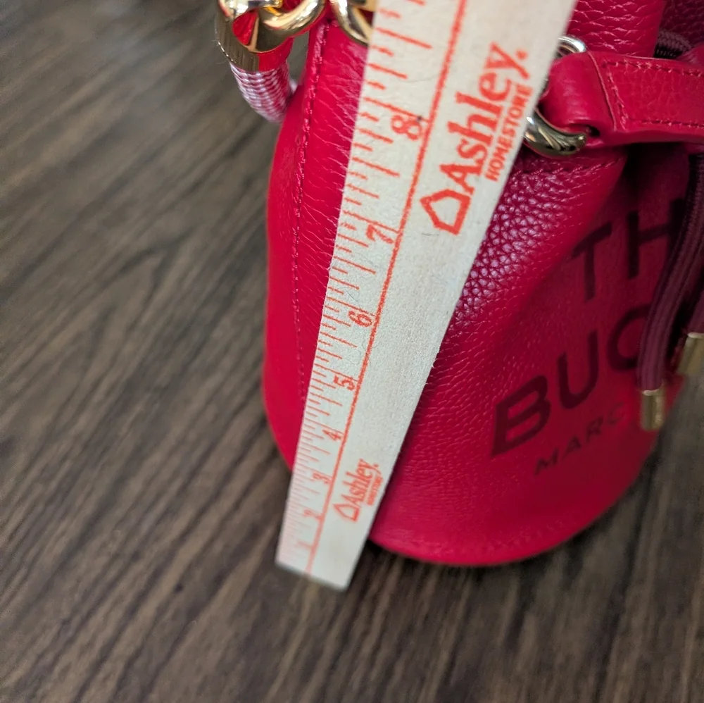 Marc Jacobs Vibrant Red Bucket Crossbody Bag - Picture 5 of 5